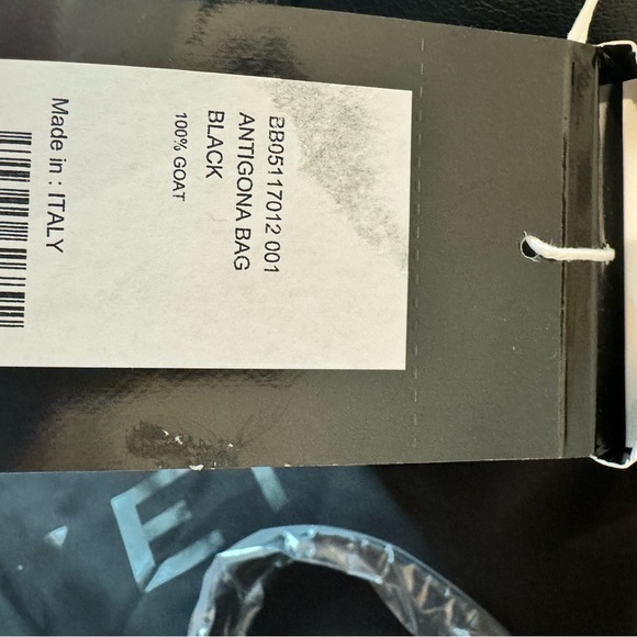 Small Antigona bag in full grained leather - Picture 12 of 13